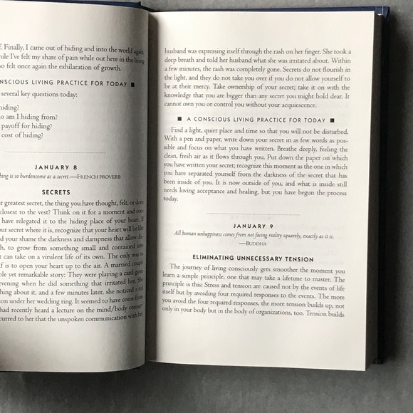 NEW 365 Daily Inspirations for Creating A Life of Passion and Purpose Hardcover - Picture 3 of 5